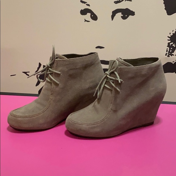 Dolce Vita Suede Wedged Booties - Picture 2 of 6